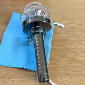 Seventeen Carat Light Stick